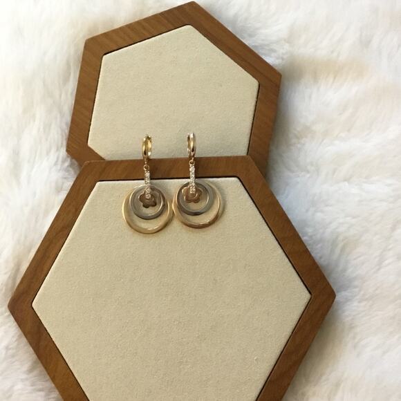 Gold Round Dangling Daisy Flower Earrings - Picture 2 of 5